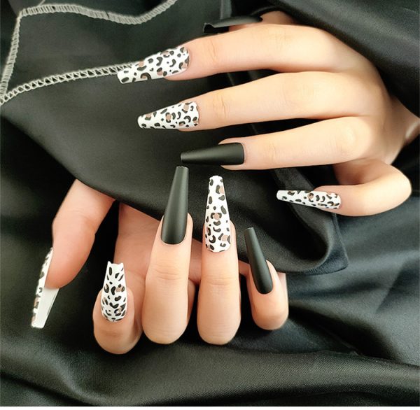 Long Ballet Nails With Flat And Pointed Water Droplets - Image 4