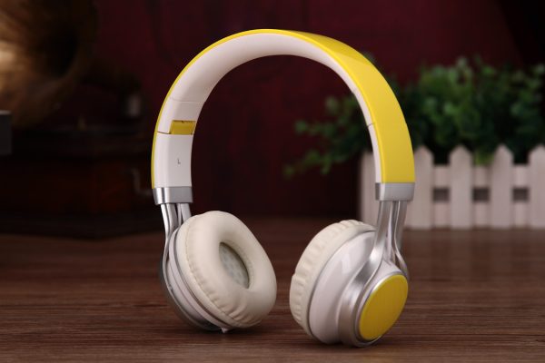 Head-mounted Computer Headset With Wire Control Mobile Phone Universal Heavy Bass Game Headset - Image 8