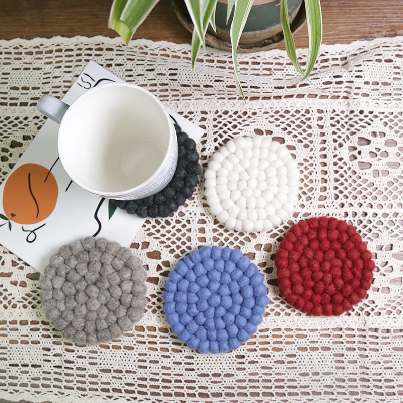Anti-scald Tea Cup Temperament Pure Color Elegant Wool Ball Coaster