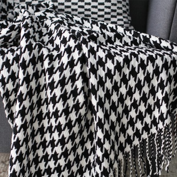 Houndstooth Tassel Woolen Blanket - Image 2