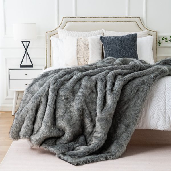 Sample Room Soft Artificial Leather PV Cashmere Bed End Blanket - Image 2