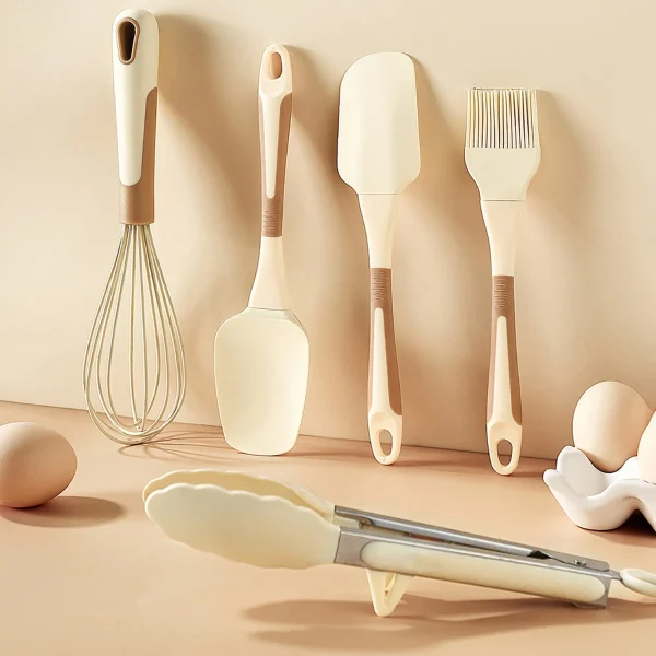 5Pcs Silicone Baking Kitchenware Set Oil Brush Egg Beater Scraper Food Clip Cooking Set Non-stick Kitchen Baking Gadget