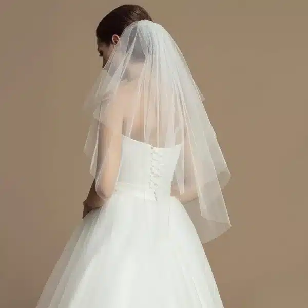 2 Tiers White Ivory Bride Wedding Veil Short Fingertip Bridal Tulle Veil with Comb and Cut Edge Velos De Novia Largos 1