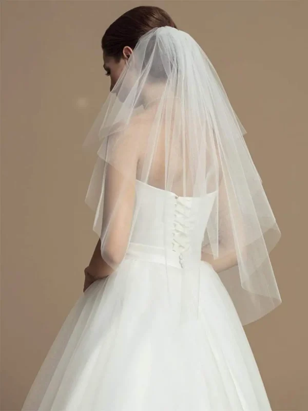 2 Tiers White Ivory Bride Wedding Veil Short Fingertip Bridal Tulle Veil with Comb and Cut Edge Velos De Novia Largos 3