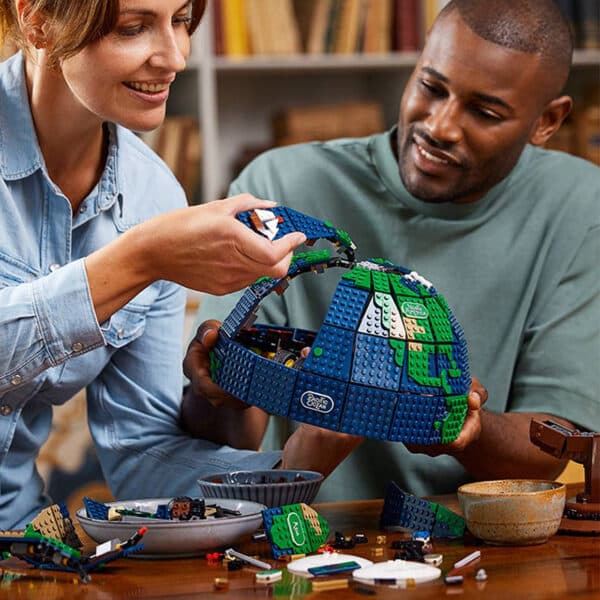 Globe Creative Model Building Block Toy - Image 4